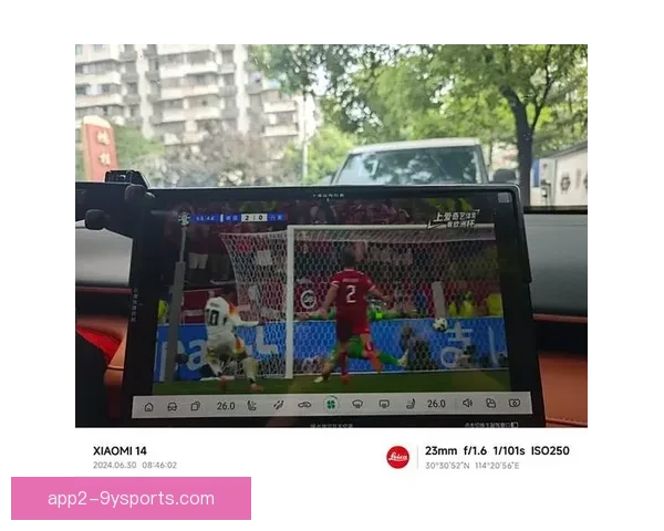 国外足球直播应用推荐：畅享全球赛事，实时比分精彩无限